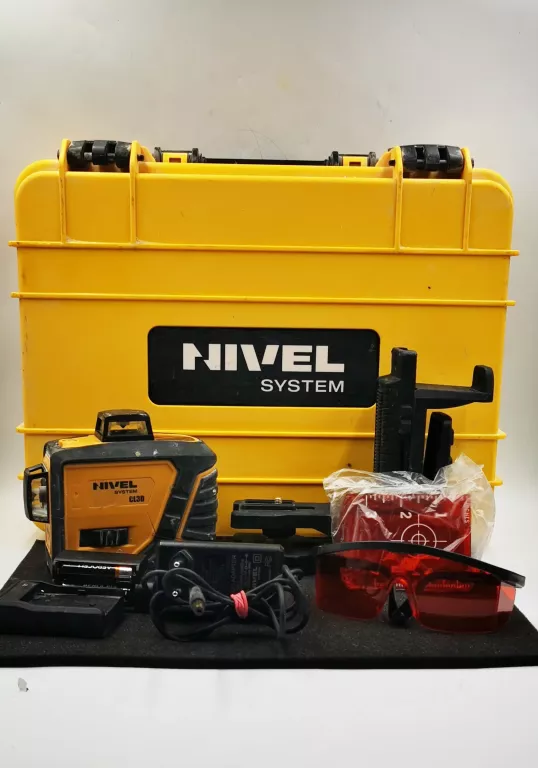 laser-krzyzowy-nivel-system-cl3d-pelny-komplet-walizka-stan-uzywany