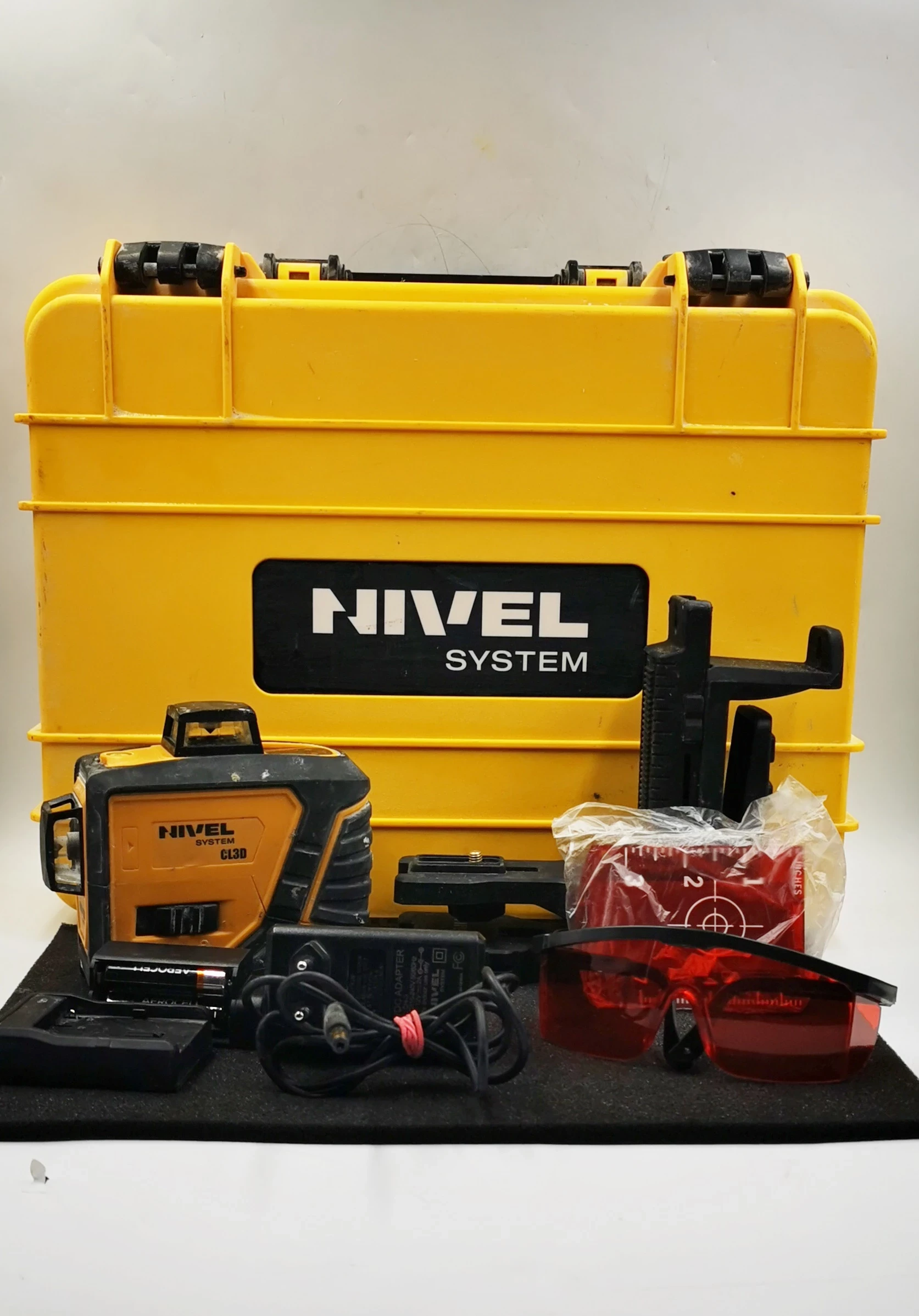 laser-krzyzowy-nivel-system-cl3d-pelny-komplet-walizka-stan-uzywany