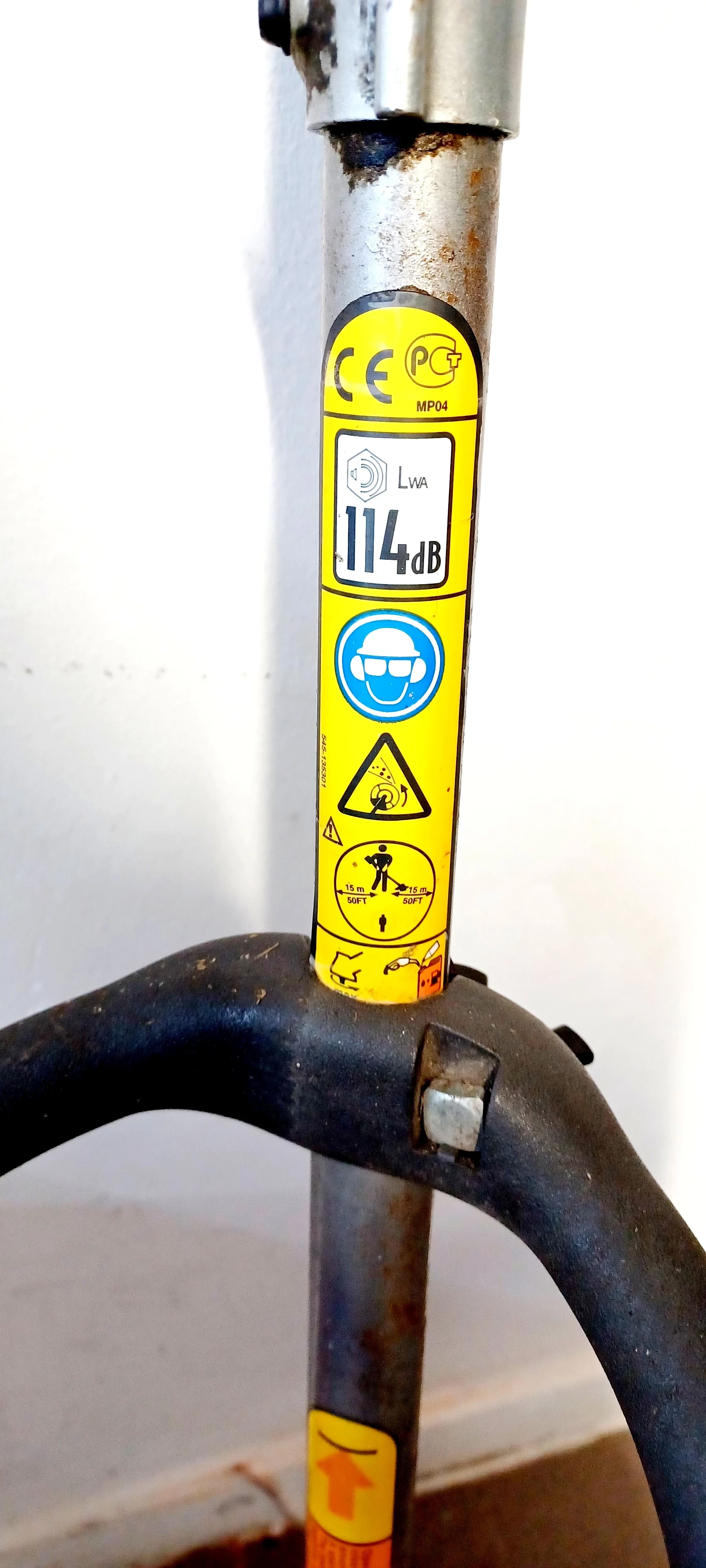 kosa-podkaszarka-husqvarna-spalinowa-128ld-waga-narzedzia-55