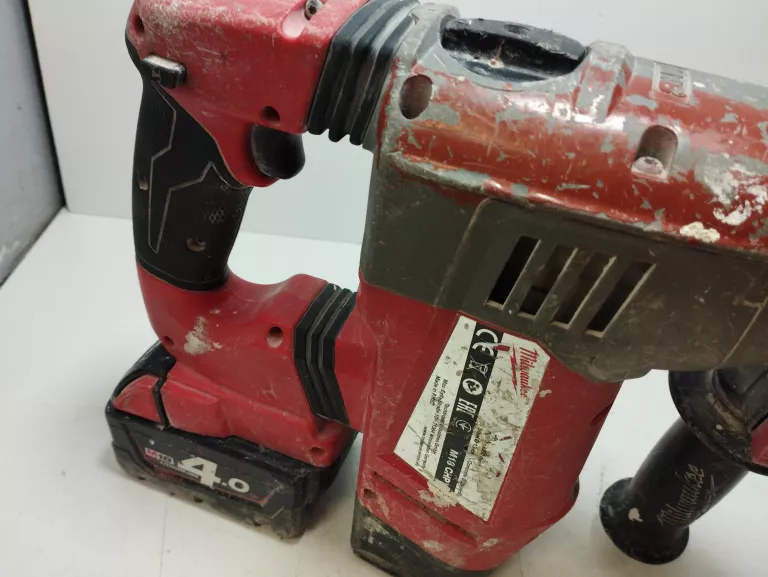 MŁOTOWIERTARKA MILWAUKEE M18 CHX 2,5J+AKU