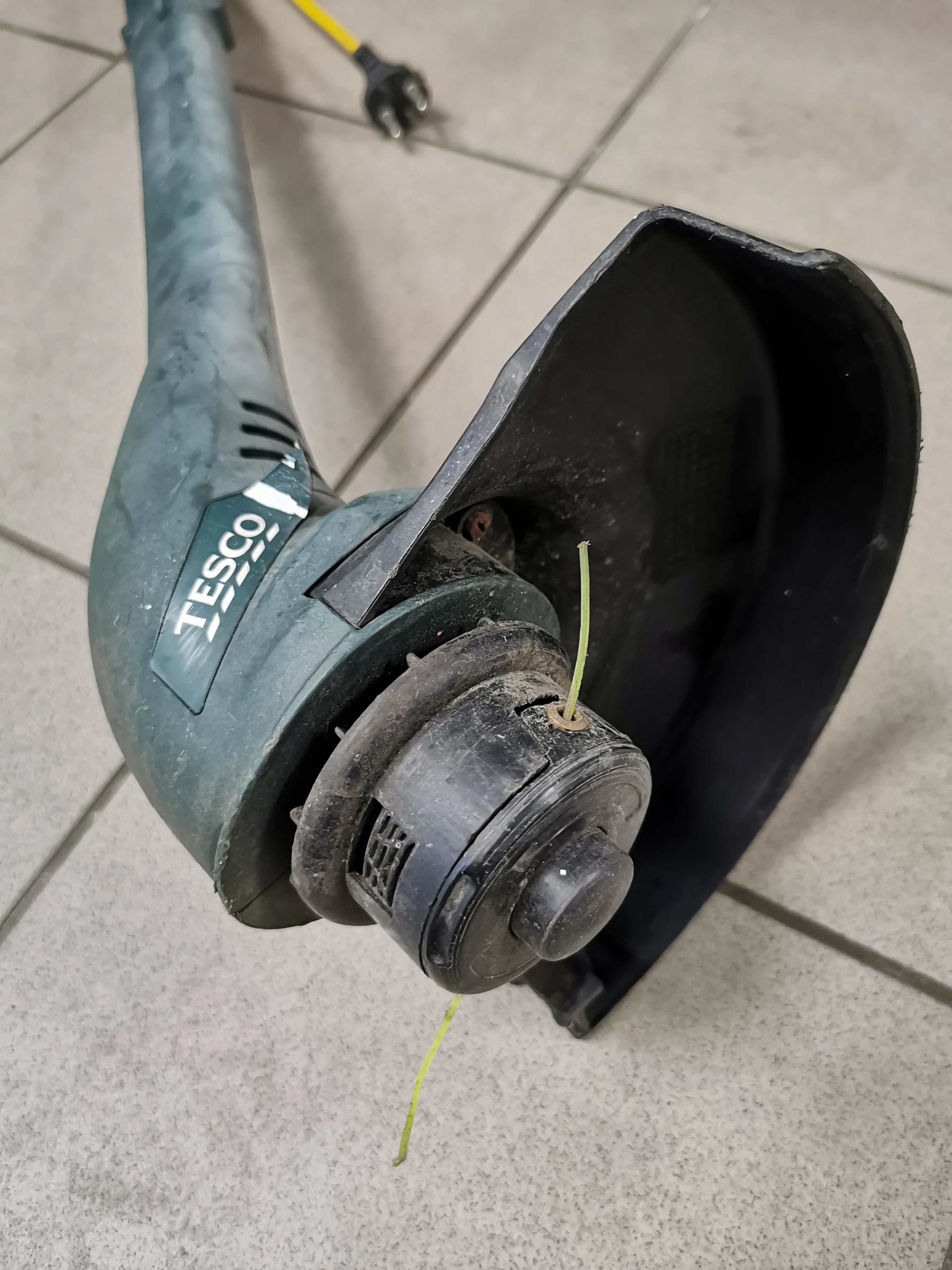 podkaszarka-kosa-elektryczna-do-trawy-250w-tesco-dlugosc-narzedzia-83