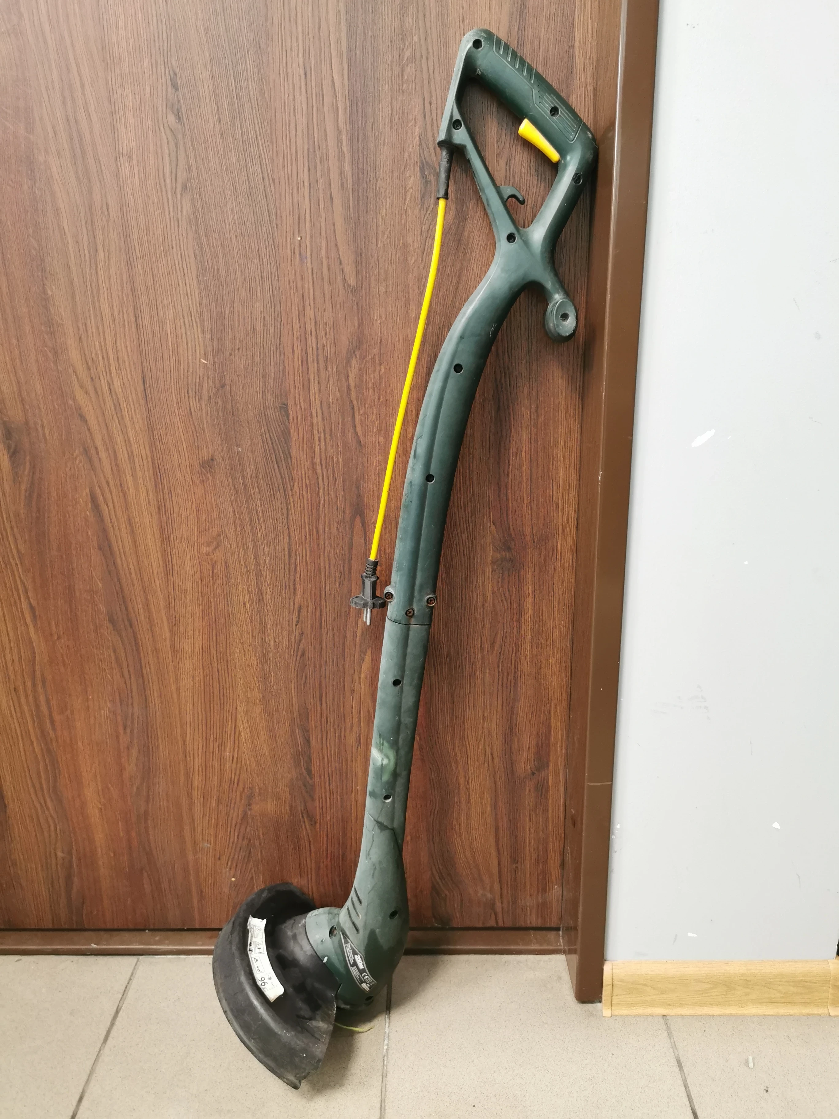 podkaszarka-kosa-elektryczna-do-trawy-250w-tesco-stan-uzywany