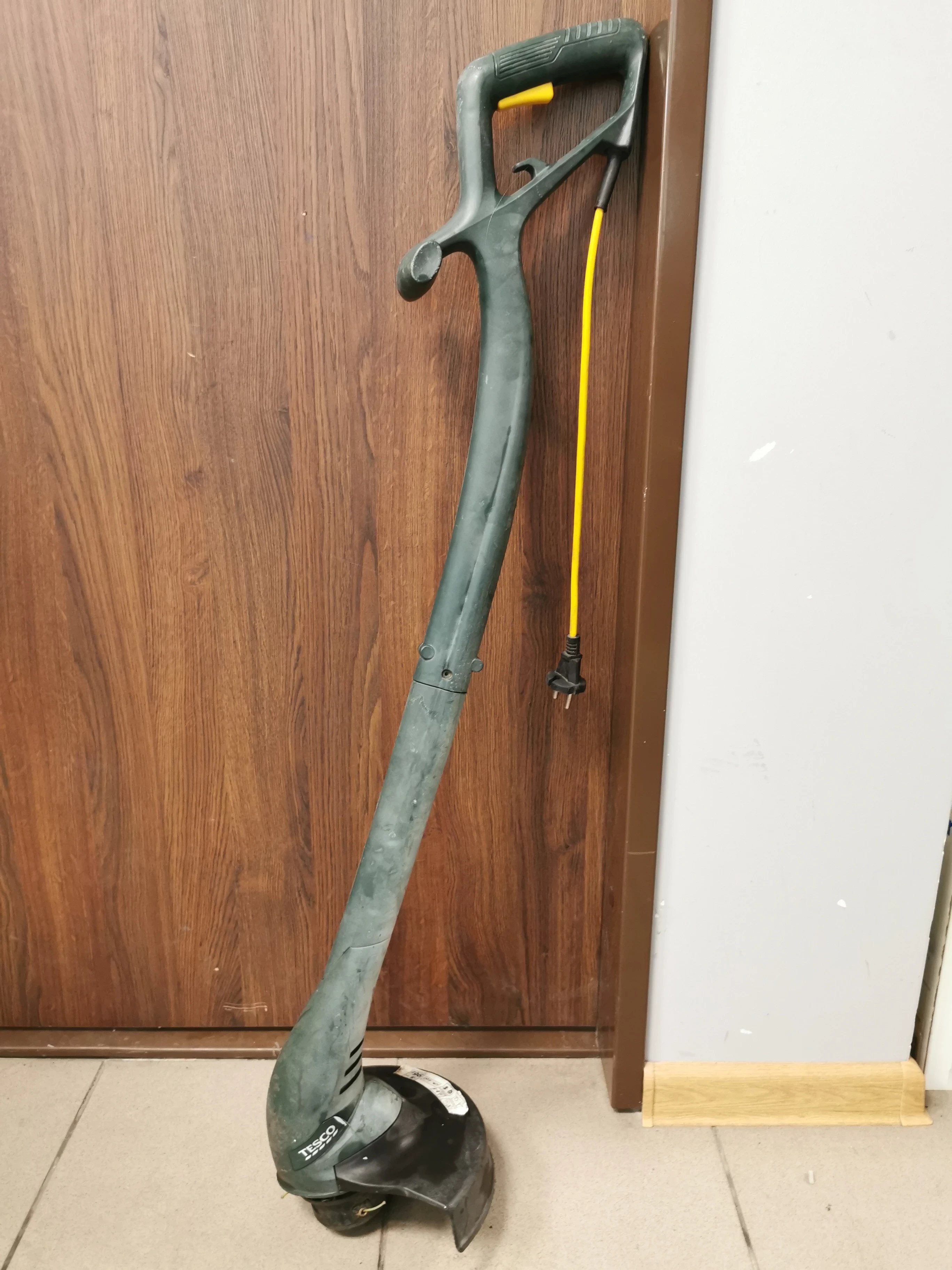 podkaszarka-kosa-elektryczna-do-trawy-250w-tesco-plac-wolnosci-7-mogilno