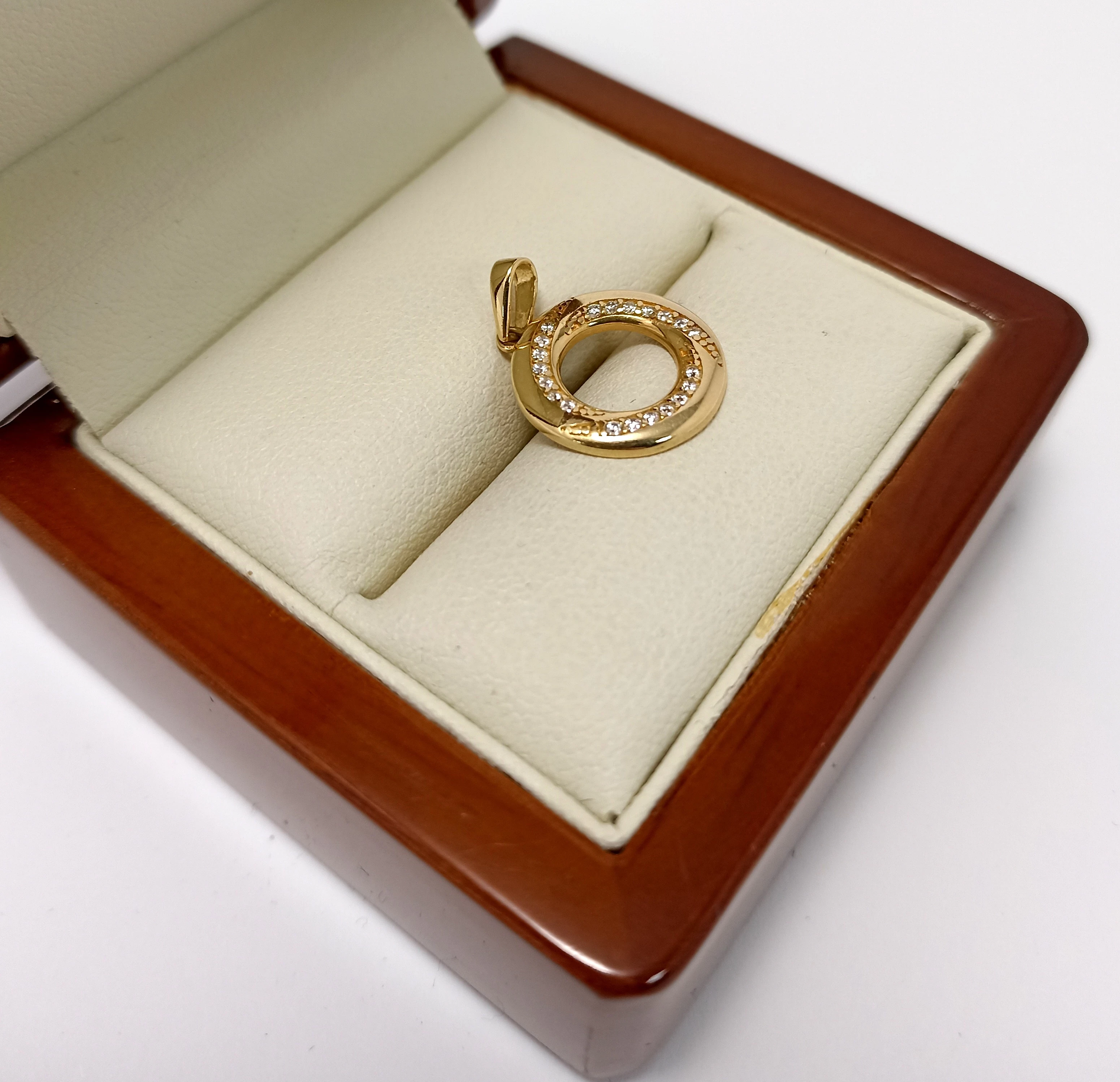 zlota-zawieszka-okragla-cyrkonie-pr585-112g-ean-gtin-5904237322490