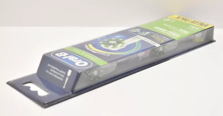 KOŃCÓWKI ORAL-B CROSS ACTION 4SZT