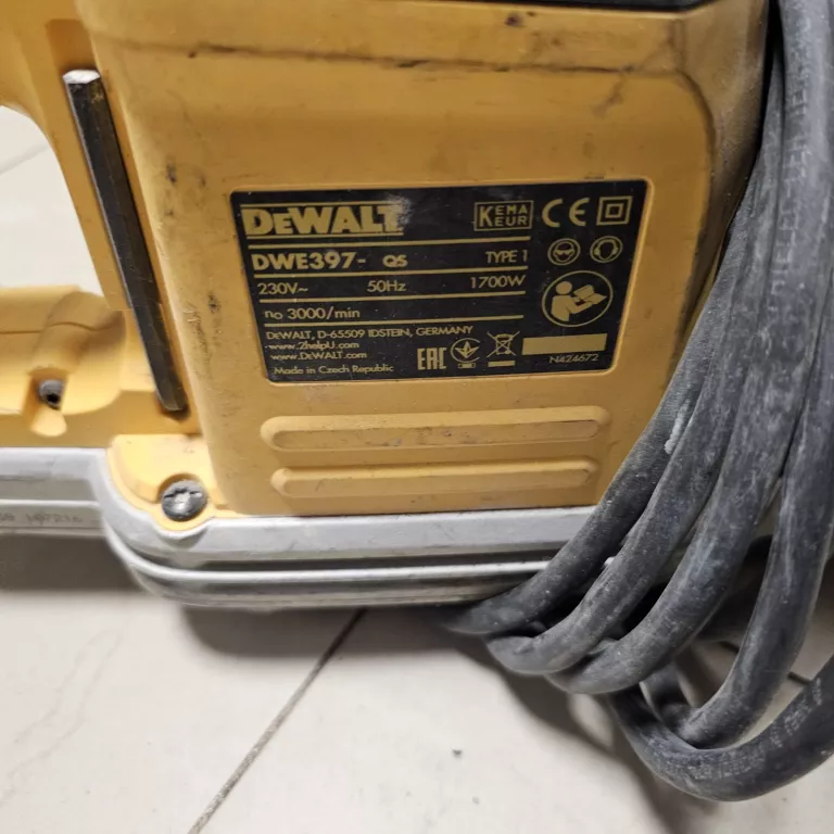 PIŁA DO PUSTAKÓW DEWALT DWE 397-Q5