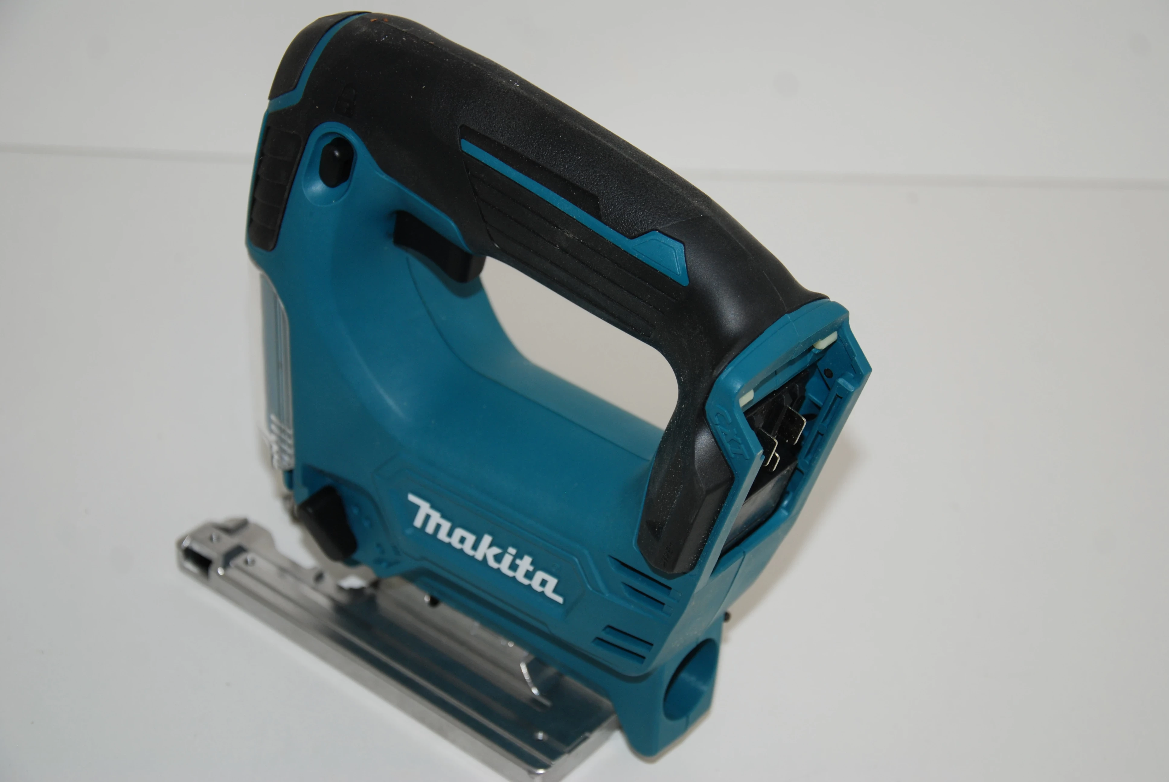 wyrzynarka-akumulatorowa-makita-jv101dz-stan-11323-2