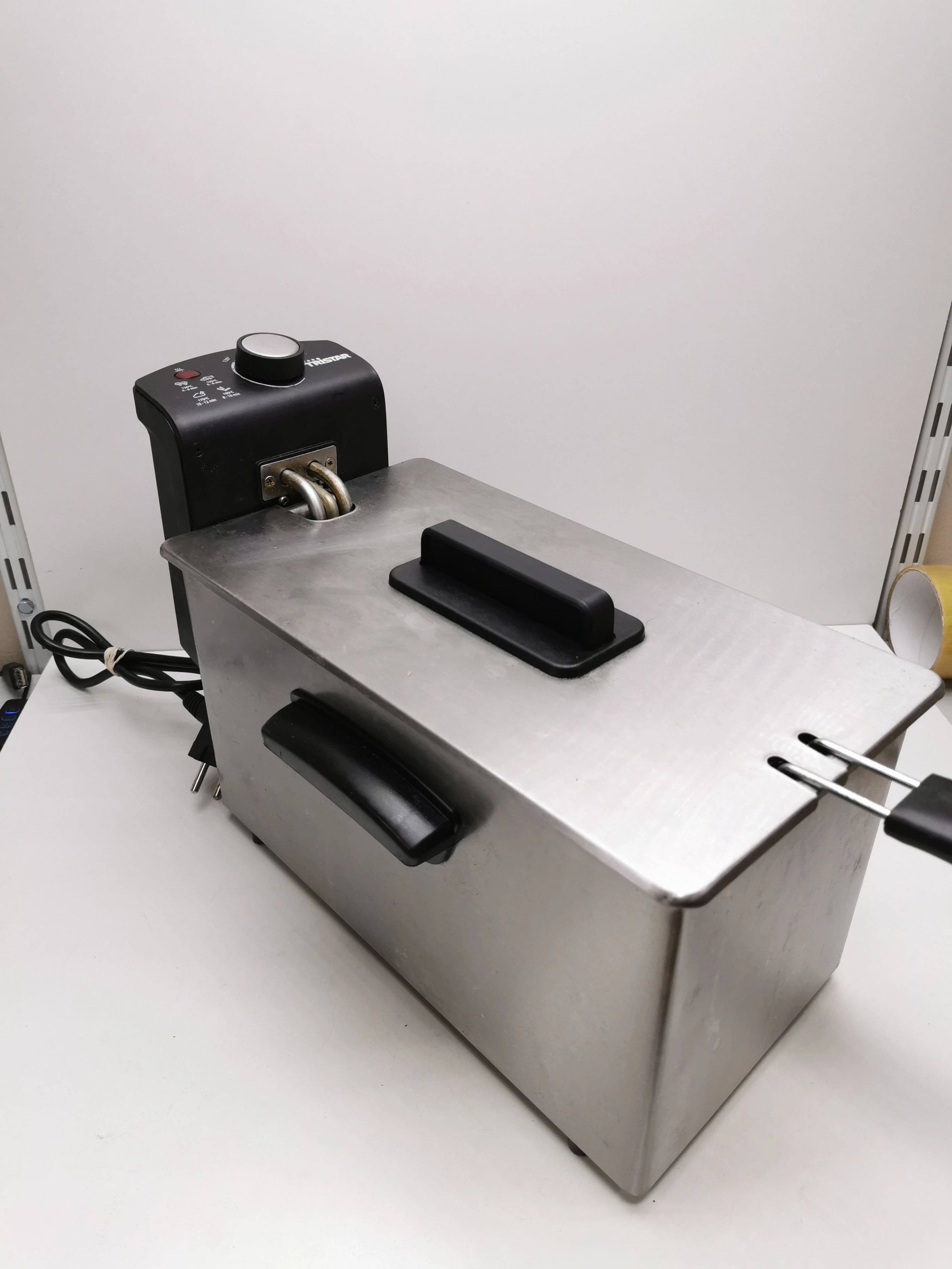 frytkownica-tradycyjna-tristar-pd-8753-2000-w-3-l-gen-augusta-emila-fieldorfa-nila-2c-ostroleka