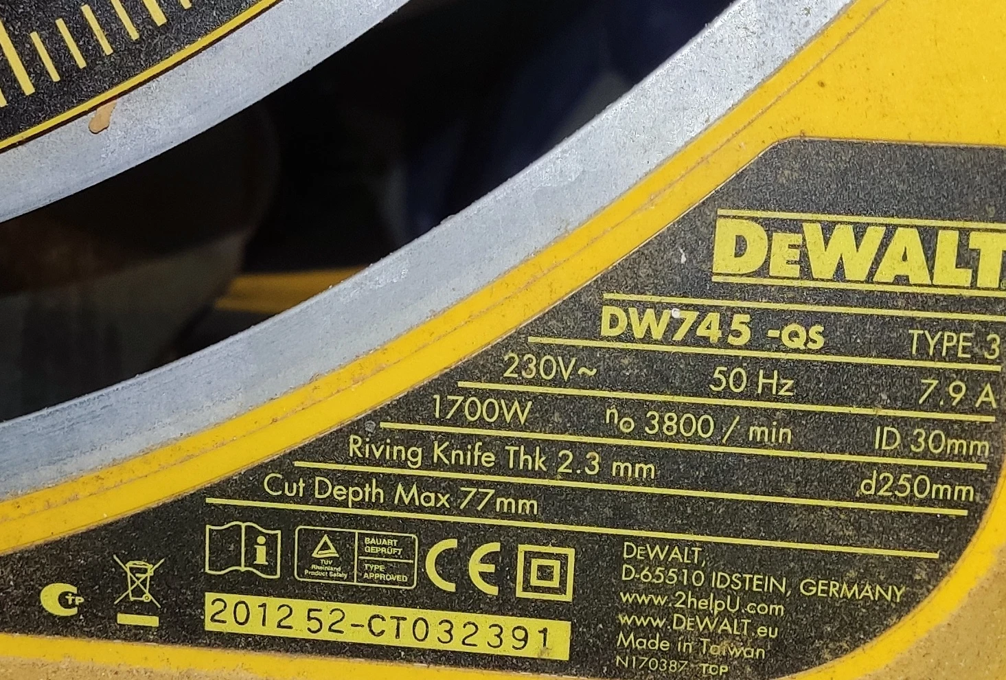 pila-stolowa-dewalt-dw745-qs-srednica-otworu-pily-30