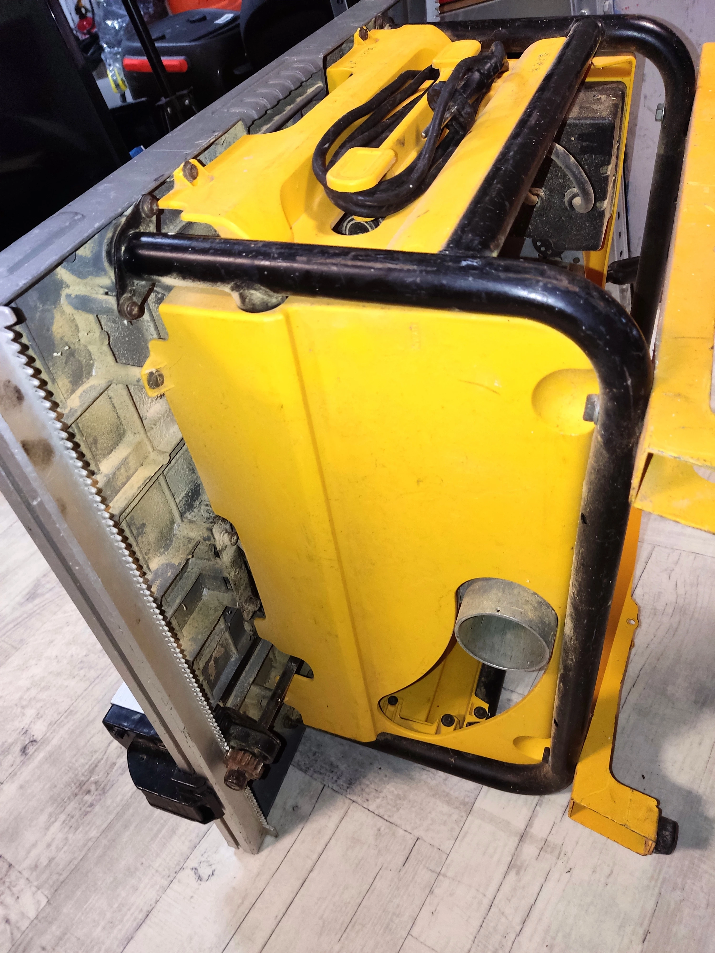 pila-stolowa-dewalt-dw745-qs-ean-gtin-5909994295506