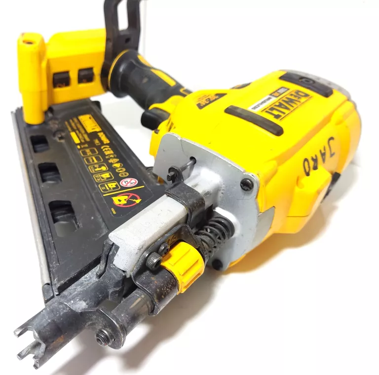 GWOŹDZIARKA DEWALT DCN 692