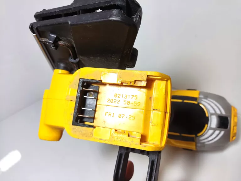 GWOŹDZIARKA DEWALT DCN 692