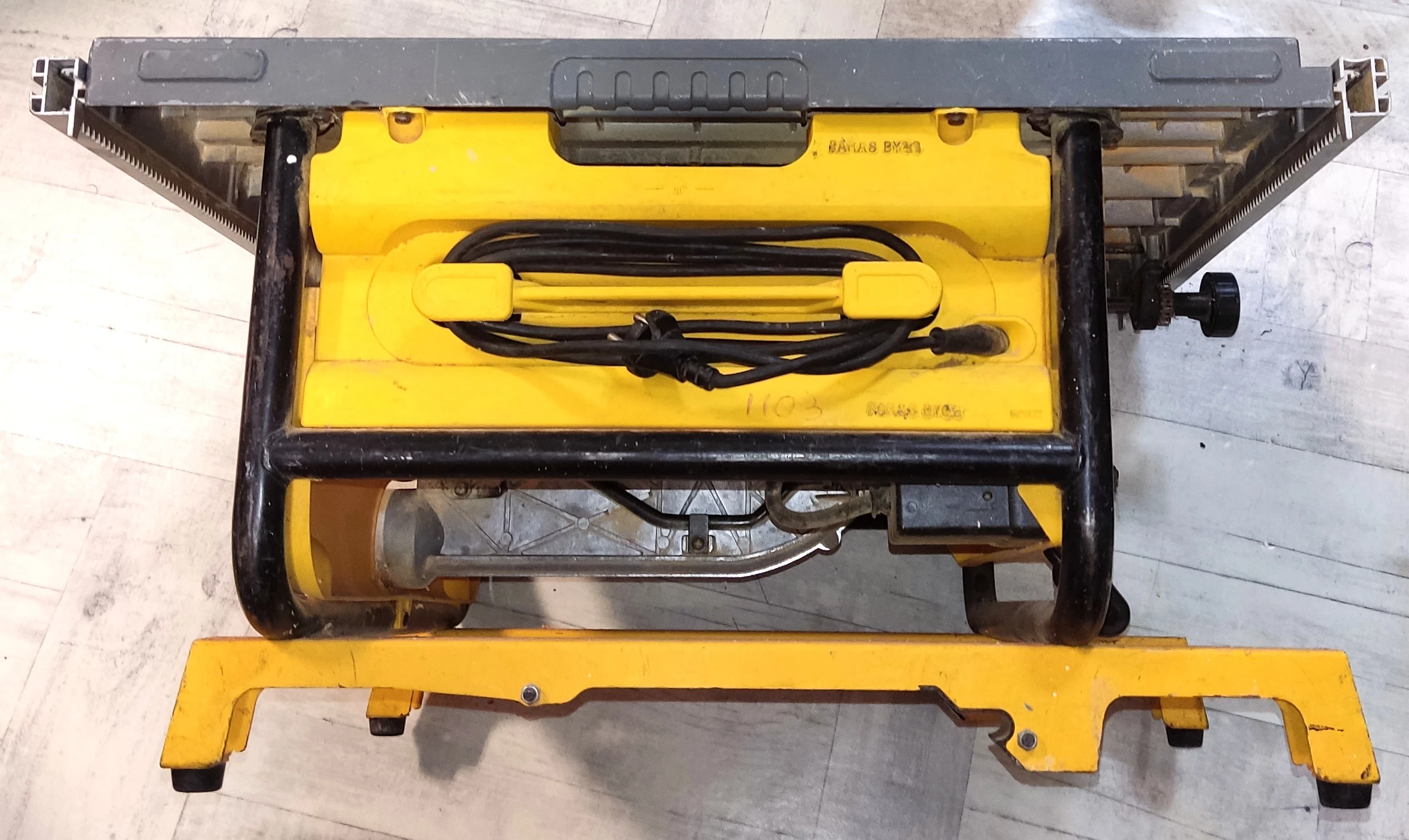 pila-stolowa-dewalt-dw745-qs-stan-uzywany