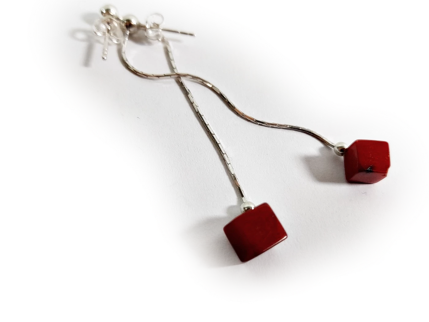 sdg185-srebro-925-kolczyki-czerwone-kwadraty-22g-wolnosci-2a-strzelce-krajenskie
