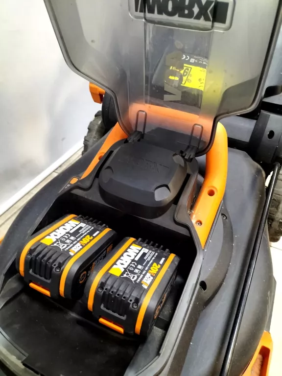 KOSIARKA AKUMULATOROWA WORX WG743E + ŁADOWARKA + 2 AKU