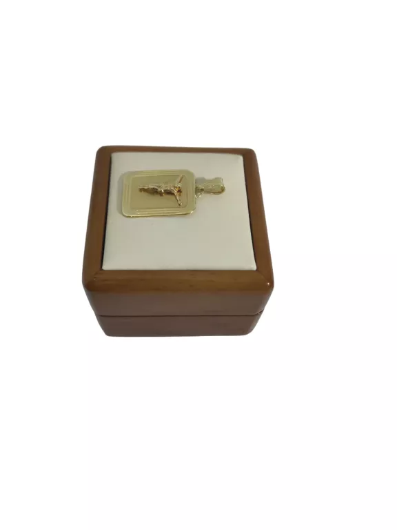 ZŁOTY MEDALIK Z JEZUSEM 585/3,80G