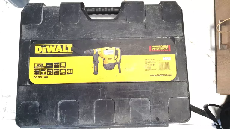 MŁOT UDAROWY DEWALT D25614-QS