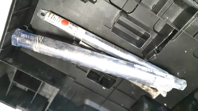 MŁOT UDAROWY DEWALT D25614-QS