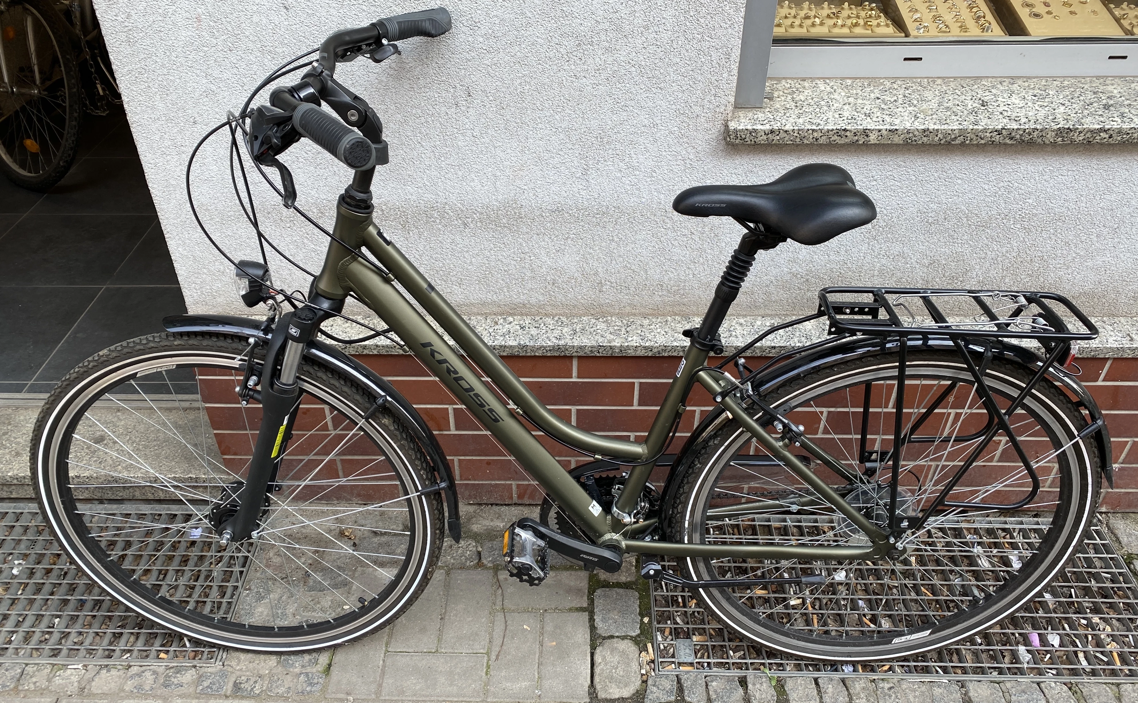 rower-trekkingowy-damski-kross-trans-30-rama-17-kola-28-stan-uzywany