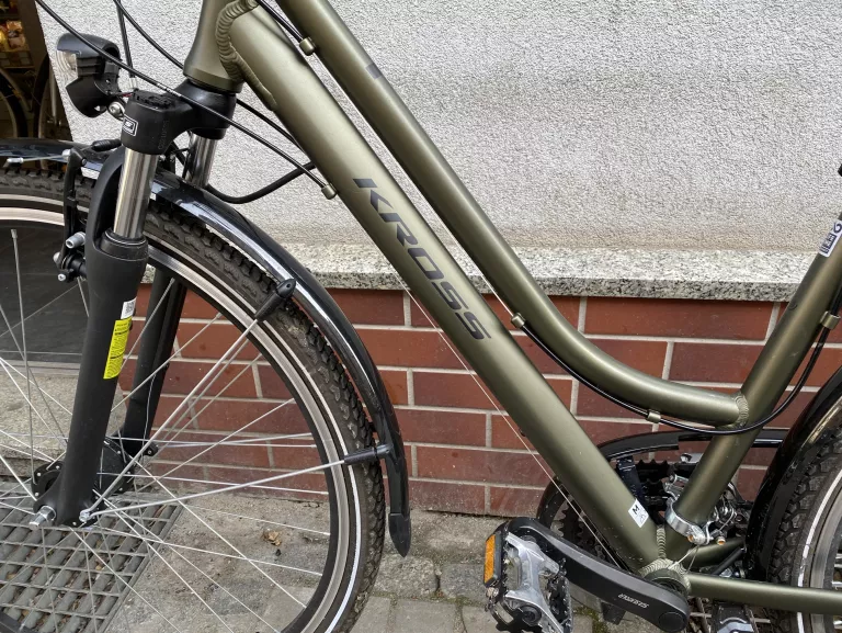 rower-trekkingowy-damski-kross-trans-30-rama-17-kola-28-kolor-zielony