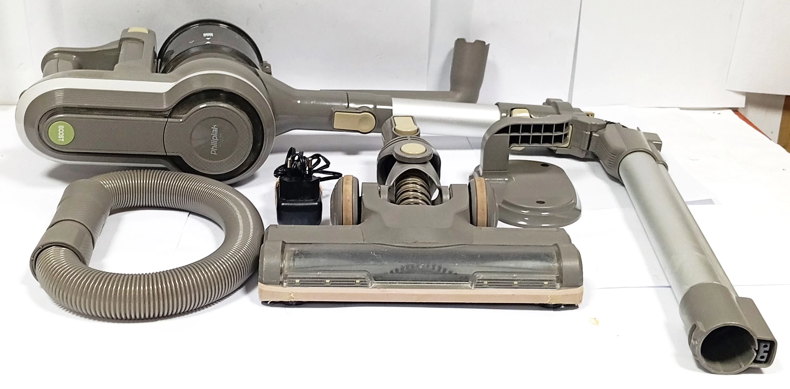 odkurzacz-pionowy-philipiak-vc-r204-ean-gtin-121212121212