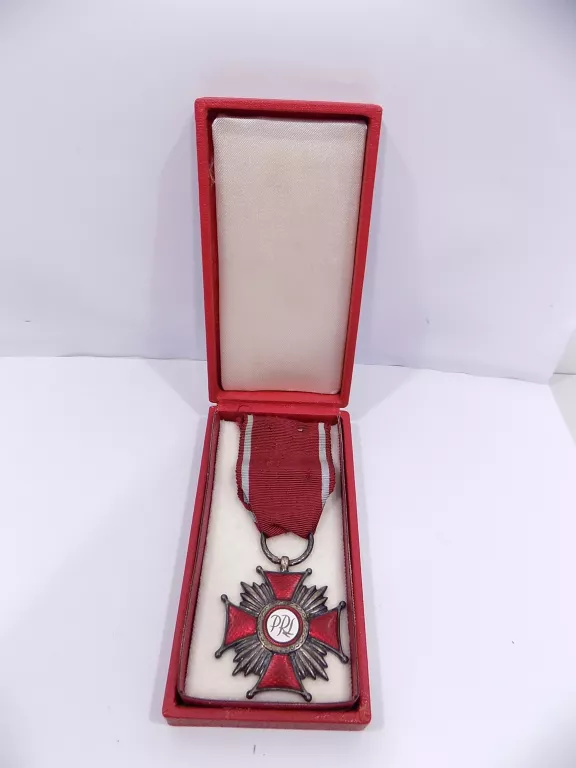 odznaczenie-srebrny-krzyz-zaslugi-prl-pudelko-oryginal-oryginal