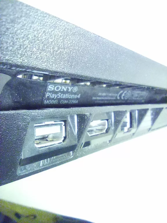 KONSOLA PS4 SLIM CUH-2216A