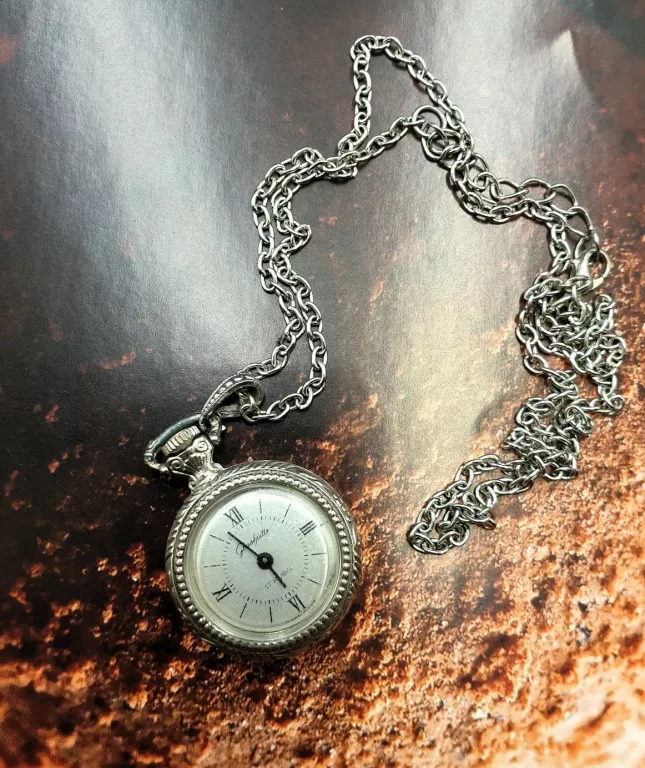 zegarek-glashutte-17-rubis-rodzaj-analogowe