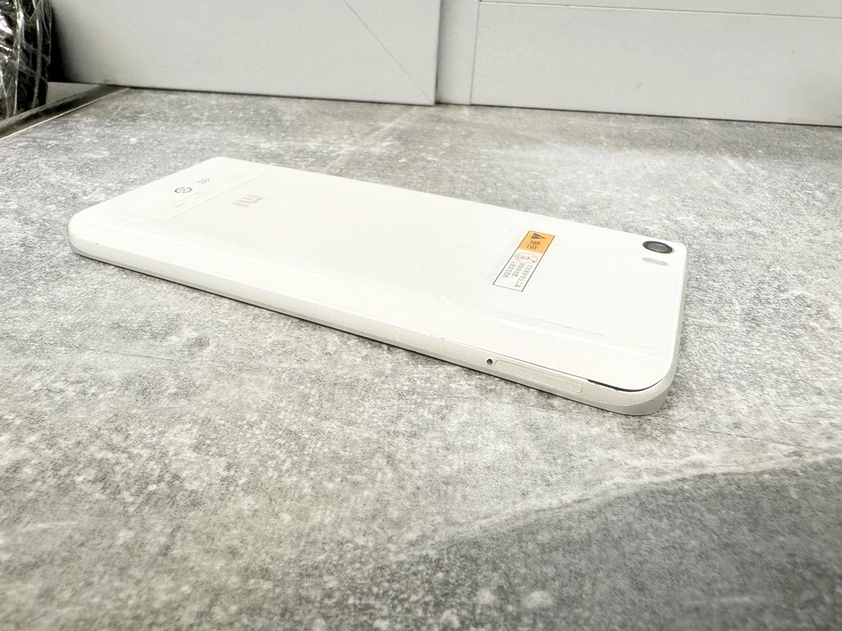 telefon-xiaomi-mi5-364-gb-ean-gtin-6954176860453