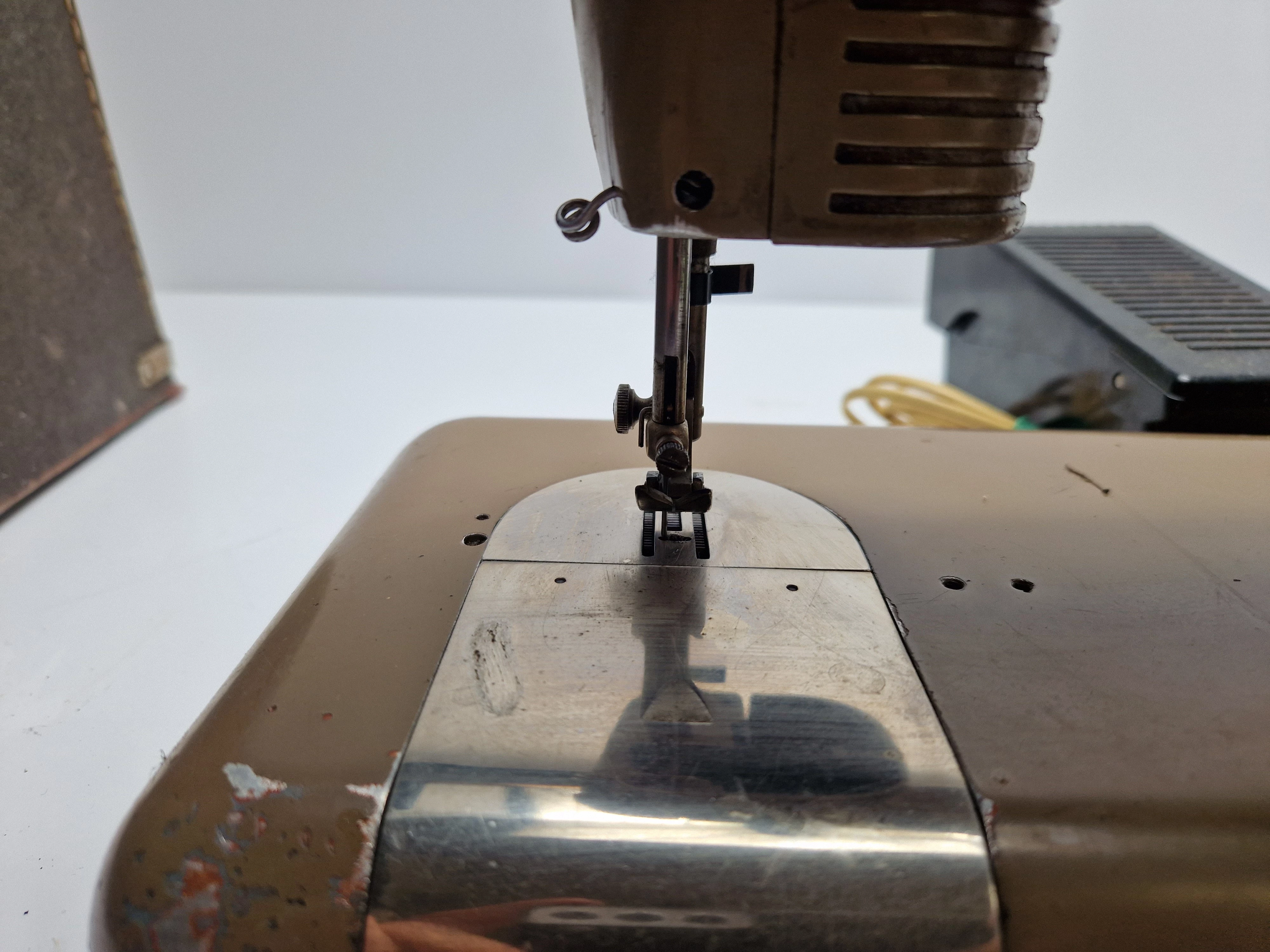 maszyna-do-szycia-tula-walizka-transportowa-model-reczna