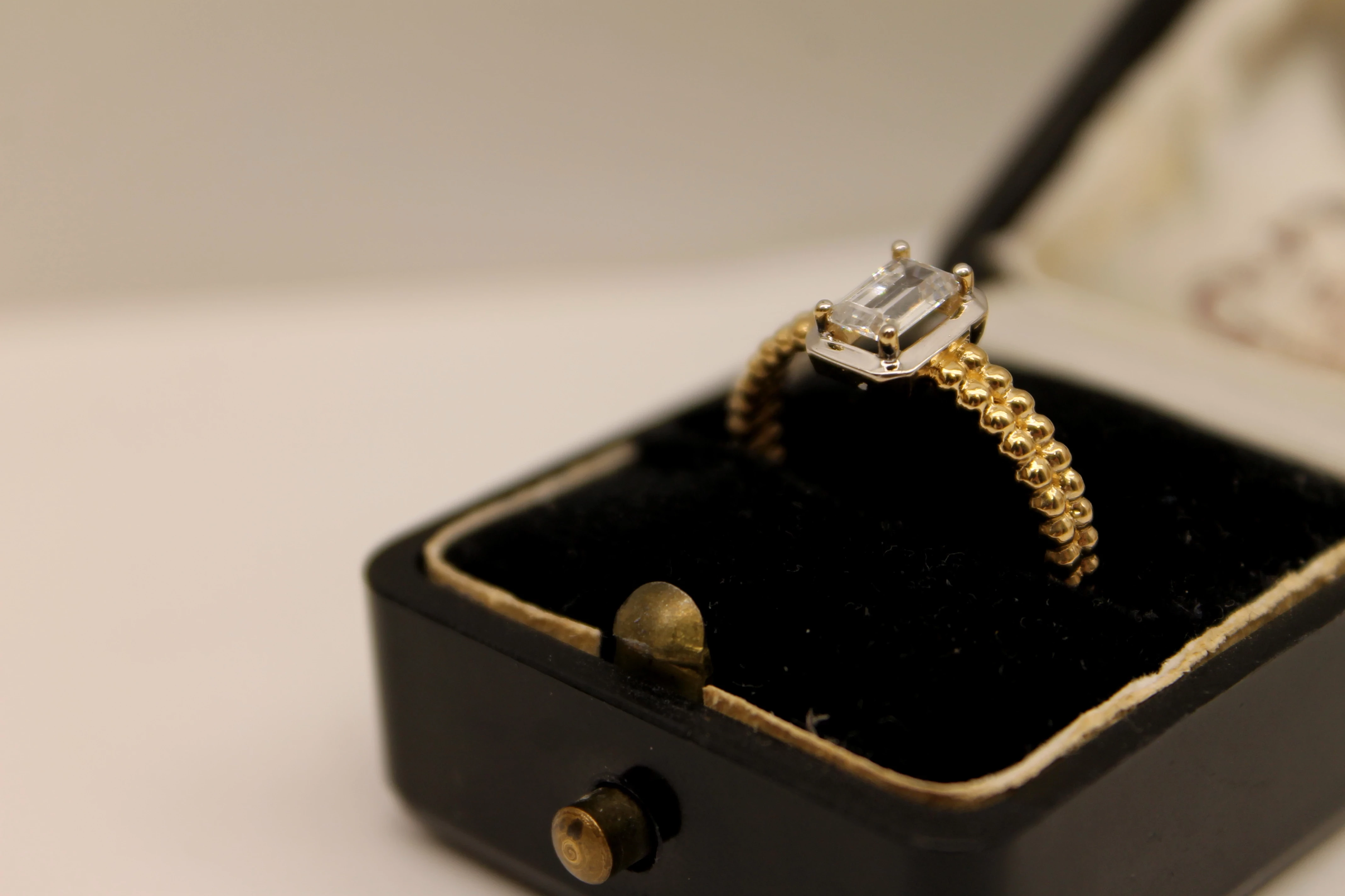 piekny-zloty-pierscionek-336g-585-r-16-rodzaj-2205-2