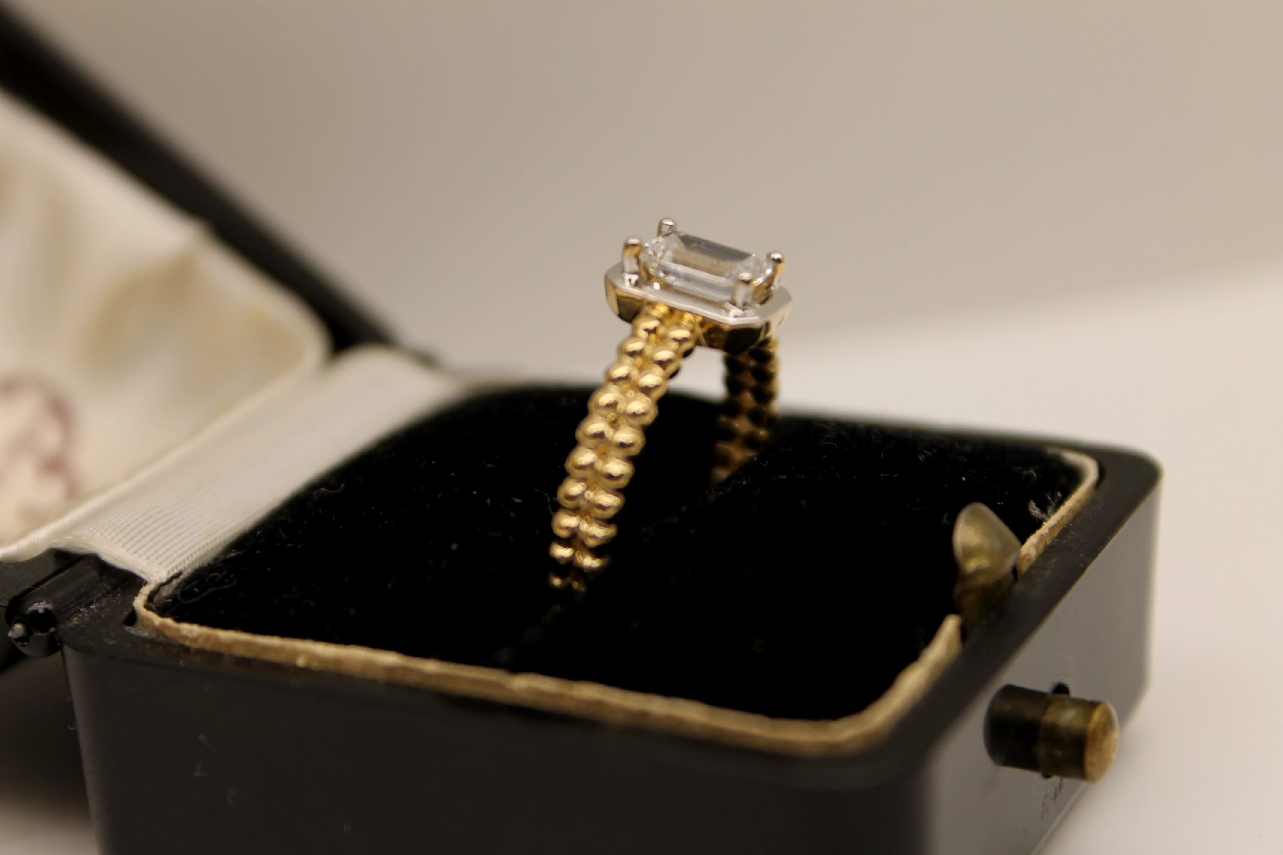 piekny-zloty-pierscionek-336g-585-r-16-material-15835-2