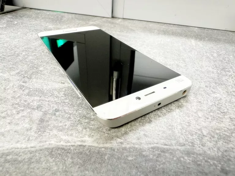 TELEFON XIAOMI MI5 3/64 GB