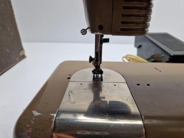 maszyna-do-szycia-tula-walizka-transportowa-model-reczna