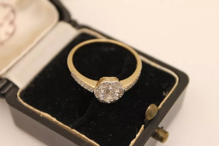 urokliwy-zloty-pierscionek-330g-p585-r22-kamien-17088-524288