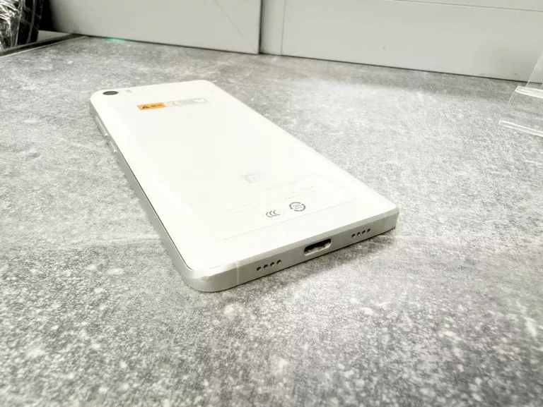 TELEFON XIAOMI MI5 3/64 GB