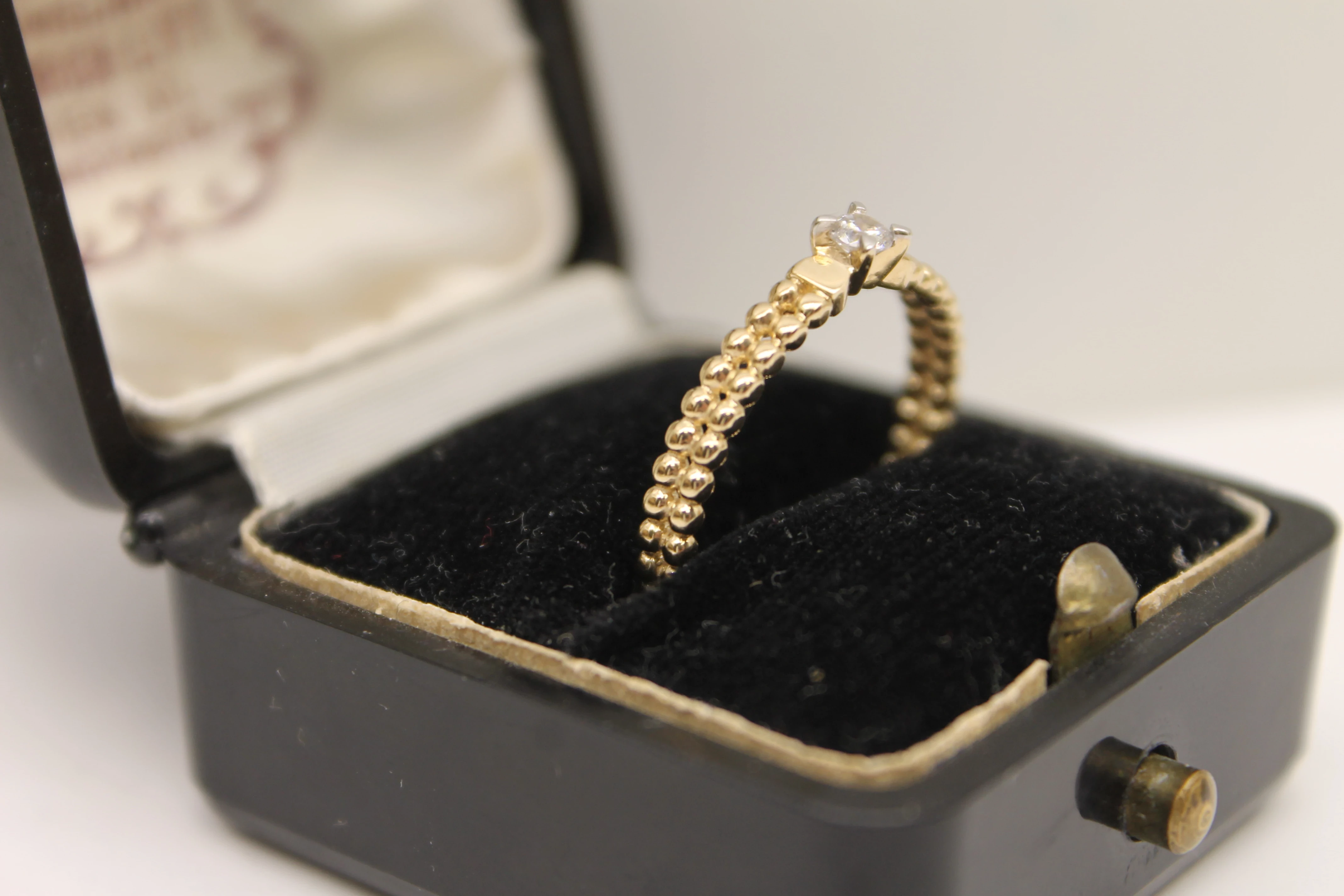 elegancki-zloty-pierscionek-265g-p585-r19-gajowicka-96-wroclaw