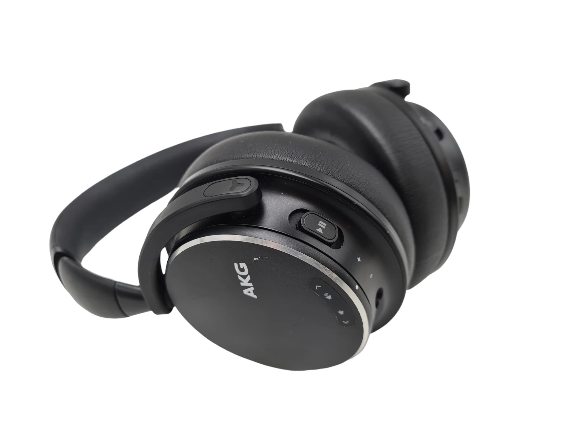 sluchawki-bezprzewodowe-nauszne-akg-y600-nc-wireless-czarne-stan-uzywany