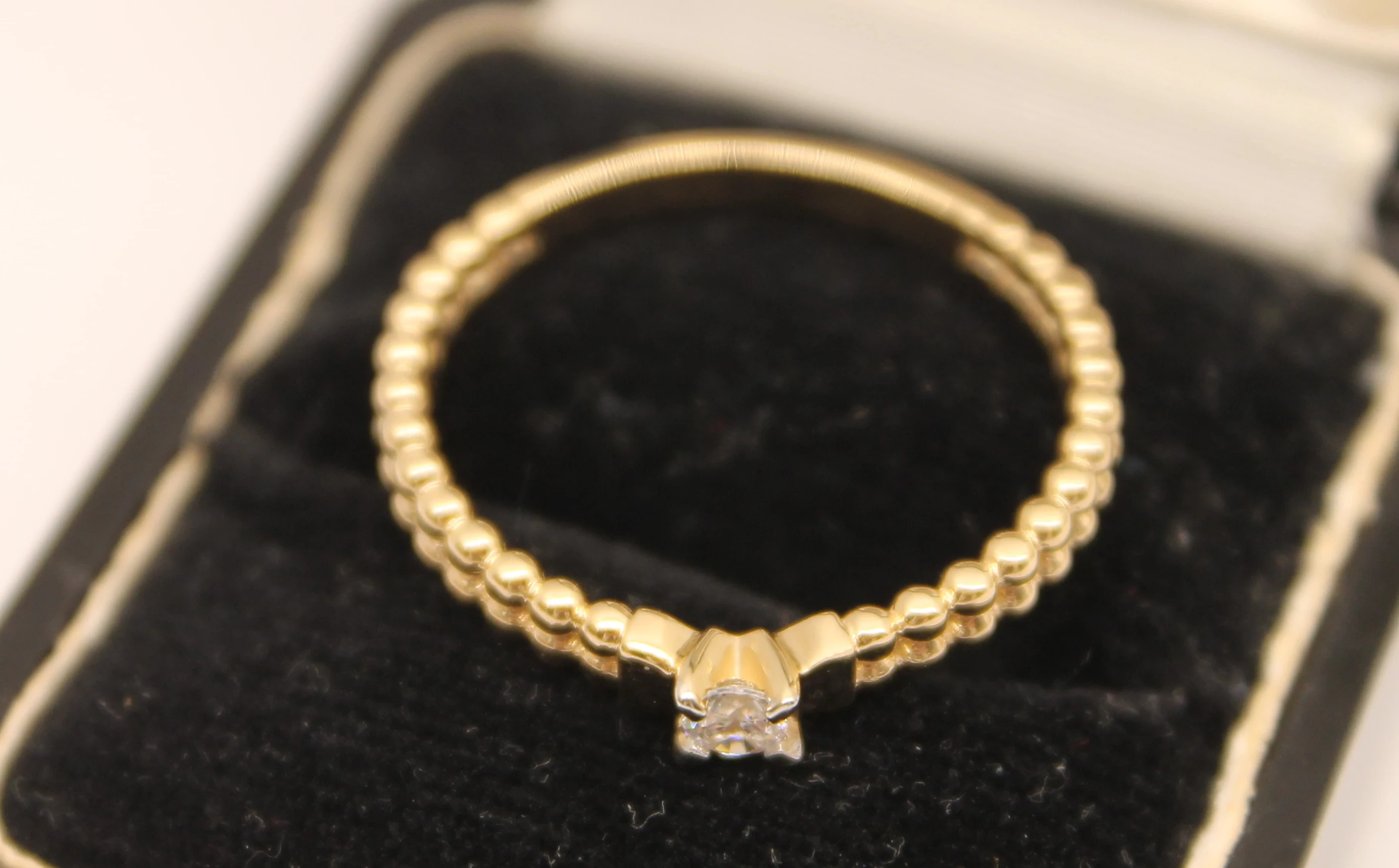 elegancki-zloty-pierscionek-265g-p585-r19-rodzaj-2205-16