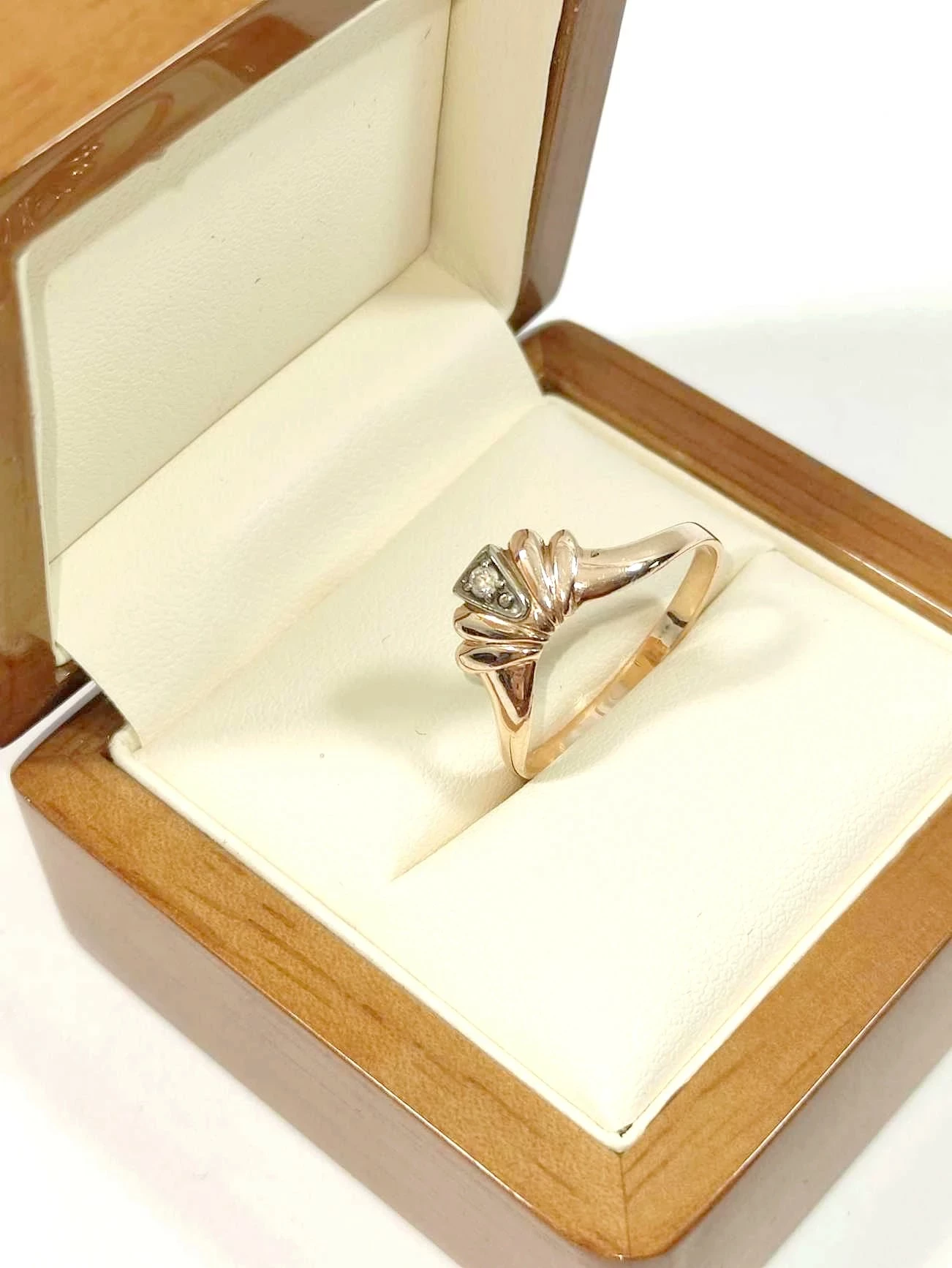 sliczny-zloty-pierscionek-227g-585-r20-nowosielska-40i-bialystok-sj