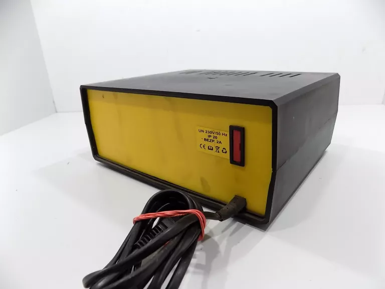 zespol-prostownikowy-prostownik-en-60335-2-29-12v-15a-ean-gtin-5901969117967