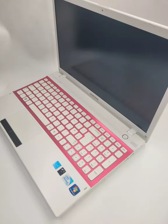 LAPTOP  SAMSUNG NP300V5A 8/1TB/INTEL PENTIUM CPU B950/W10PRO