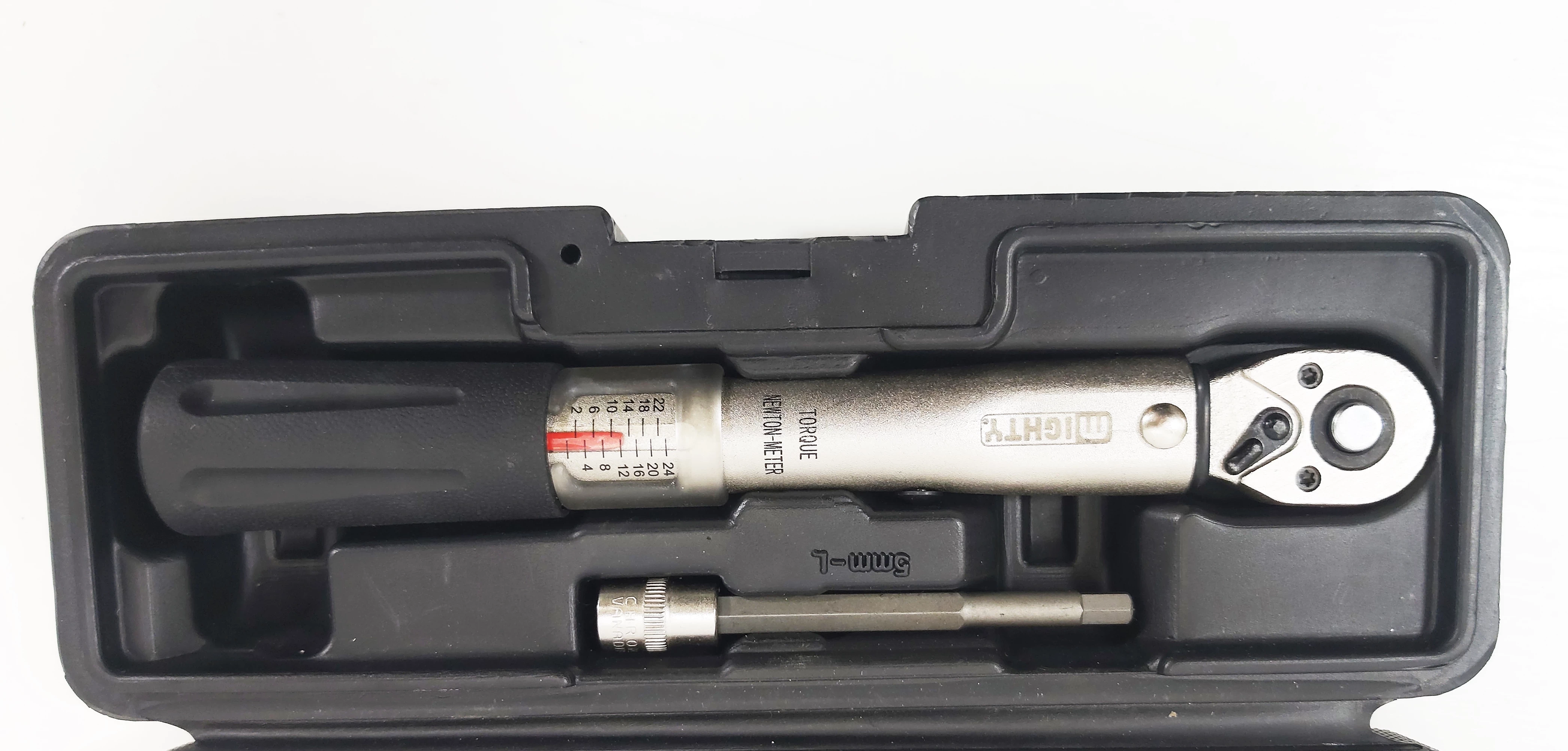 klucz-dynamometryczny-mighty-z-regulacja-2-24nm-marka-mighty