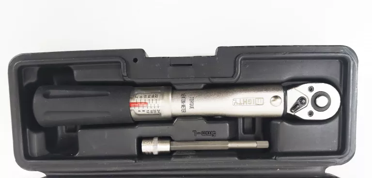 klucz-dynamometryczny-mighty-z-regulacja-2-24nm-marka-mighty