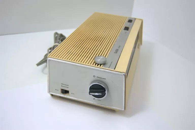 RADIO Z ZEGARKIEM SABA CLOCK G (LATA '70)