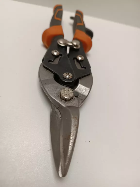 nozyce-do-blachy-magnusson-rodzaj-obcegi