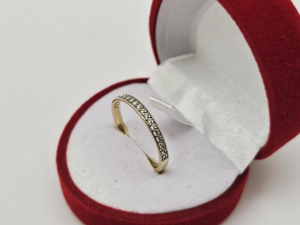 skromny-zloty-pierscionek-waga-201g-proba-585-rozmiar-19-stan-11323-2