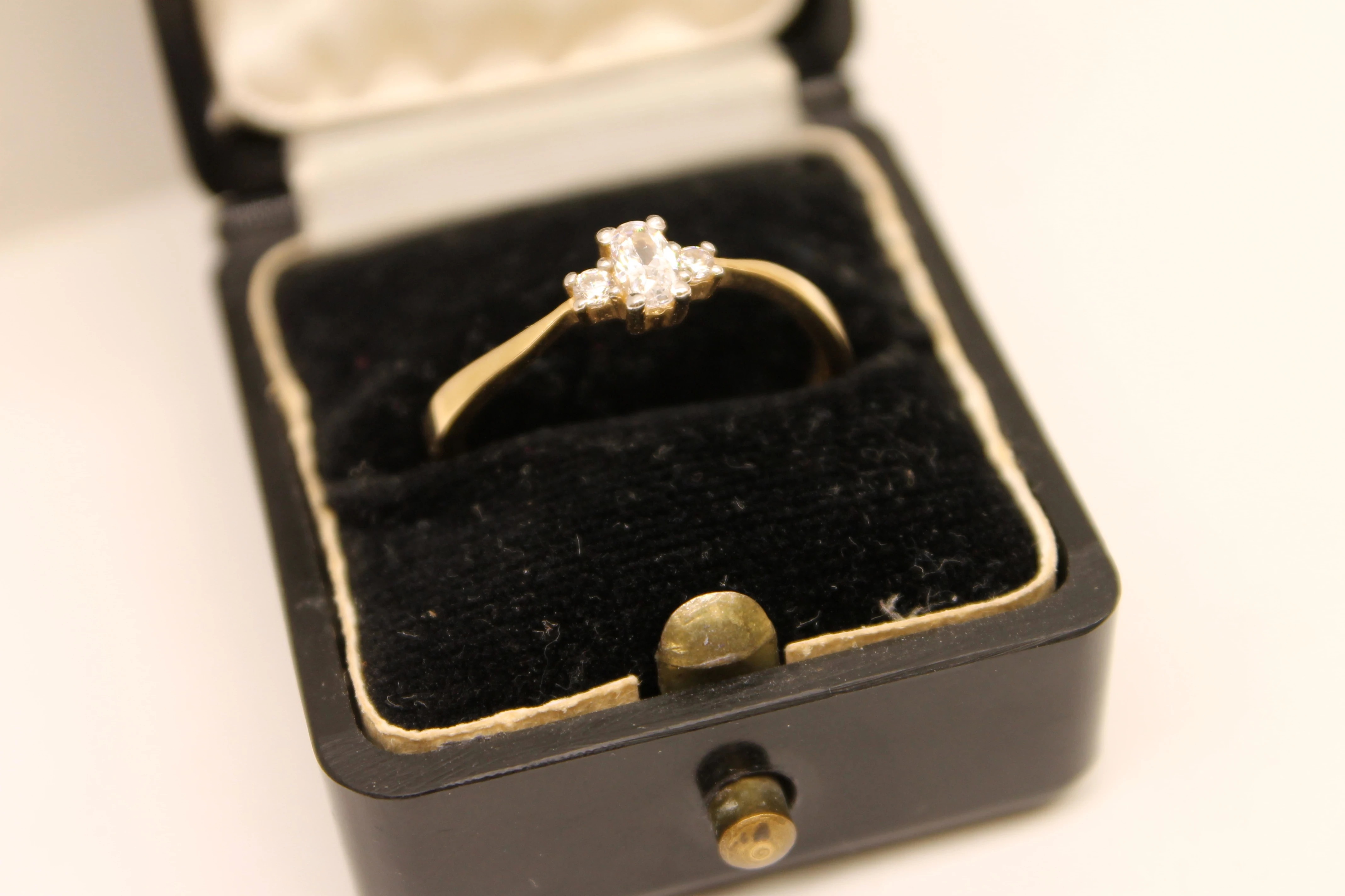 klasyczny-zloty-pierscionek-230g-p-585-r20-gajowicka-96-wroclaw