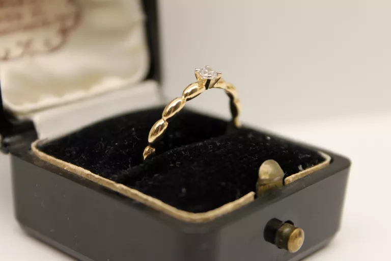 klasyczny-zloty-pierscionek-195g-p585-r20-gajowicka-96-wroclaw