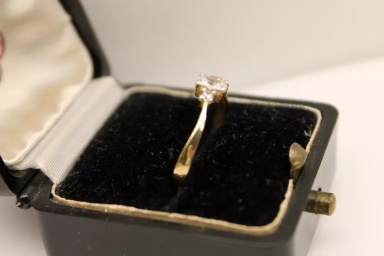 klasyczny-zloty-pierscionek-230g-p-585-r20-stan-11323-238058